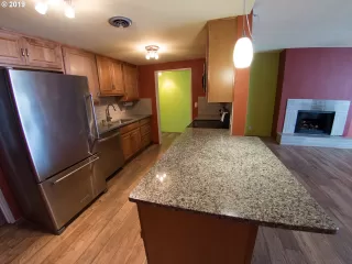 Photo #5: 19669943 Listing