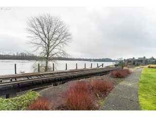 Photo #2: 19670184 Listing