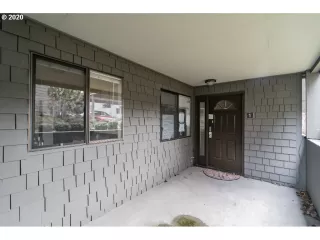 Photo #5: 19670184 Listing