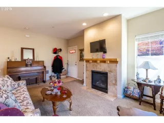 Photo #2: 19671545 Listing