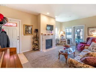 Photo #4: 19671545 Listing