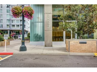 Photo #2: 19672544 Listing 