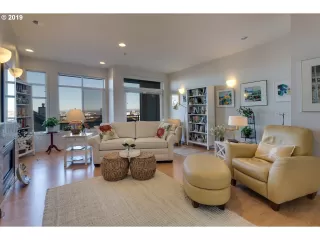 Photo #1: 19675201 Listing