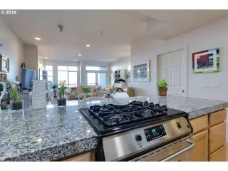 Photo #5: 19675201 Listing
