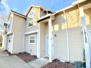 Photo #2: 19676516 Listing