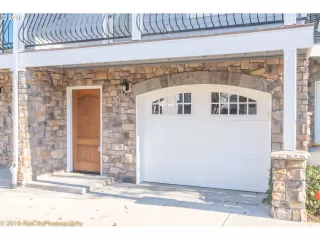 Photo #1: 19683107 Listing