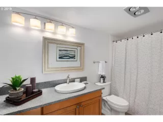 Photo #5: 19684002 Listing