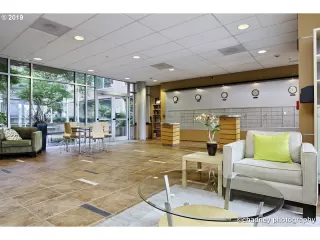 Photo #4: 19686969 Listing