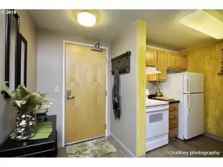 Photo #5: 19686969 Listing