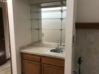 Photo #4: 19688516 Listing
