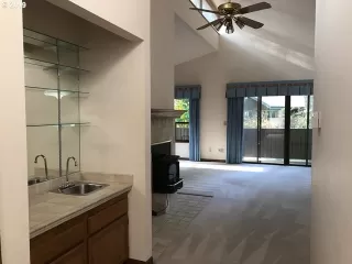 Photo #5: 19688516 Listing