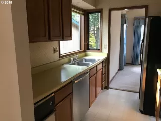Photo #6: 19688516 Listing