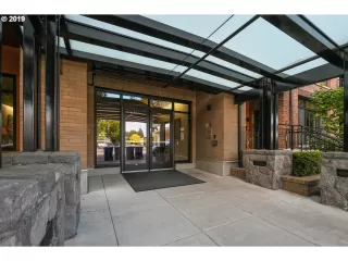 Photo #2: 19690479 Listing