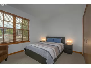 Photo #5: 19690479 Listing