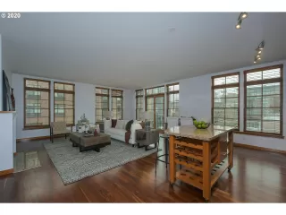 Photo #6: 19690479 Listing