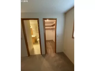 Photo #5: 19691656 Listing 