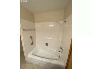 Photo #6: 19691656 Listing 