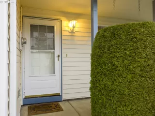 Photo #4: 19695818 Listing