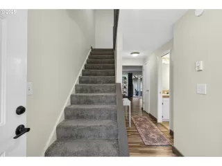 Photo #3: 197451427 Listing