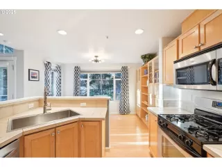 Photo #5: 198196749 Listing 