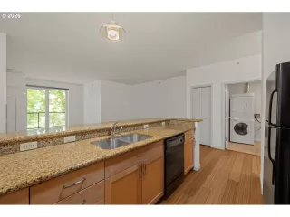 Photo #2: 198462110 Listing