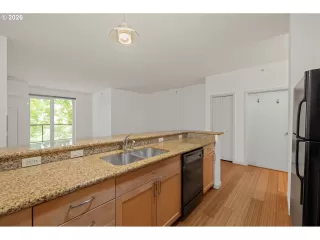 Photo #3: 198462110 Listing