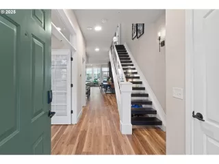 Photo #2: 198929986 Listing