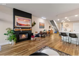 Photo #6: 198929986 Listing