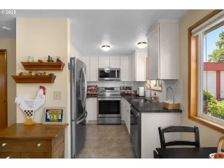 Photo #5: 199121786 Listing