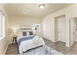 Photo #4: 199649892 Listing