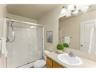 Photo #6: 199649892 Listing