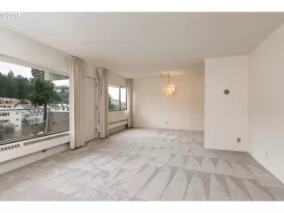 Photo #6: 20001607 Listing