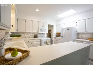 Photo #4: 20001709 Listing