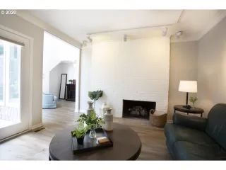 Photo #5: 20001709 Listing