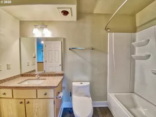 Photo #4: 20002284 Listing