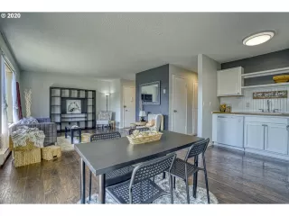 Photo #1: 20002460 Listing