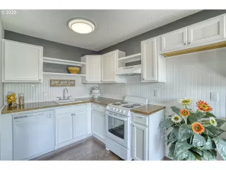 Photo #2: 20002460 Listing