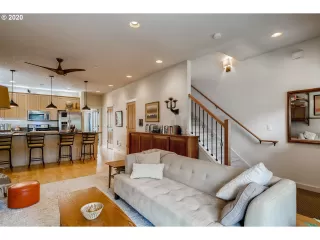 Photo #5: 20002495 Listing