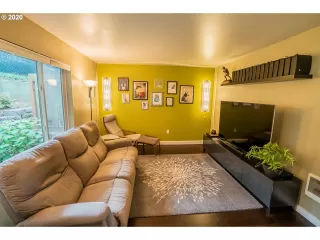 Photo #2: 20003341 Listing