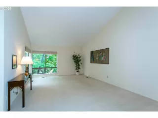 Photo #3: 20003348 Listing