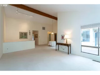 Photo #5: 20003348 Listing