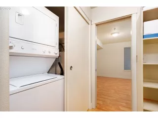 Photo #3: 20004923 Listing