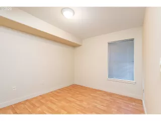 Photo #4: 20004923 Listing