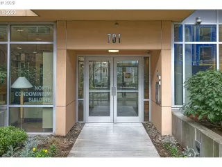 Photo #2: 20005049 Listing