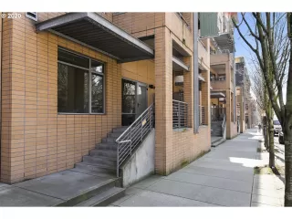 Photo #4: 20005049 Listing