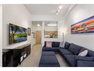 Photo #5: 20005049 Listing