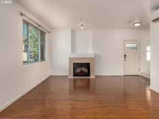 Photo #2: 20005295 Listing