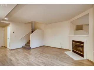 Photo #5: 20006090 Listing