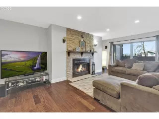 Photo #4: 20006191 Listing