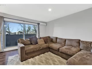 Photo #6: 20006191 Listing